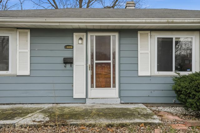 1620 180th Place, Hammond, IN 46324