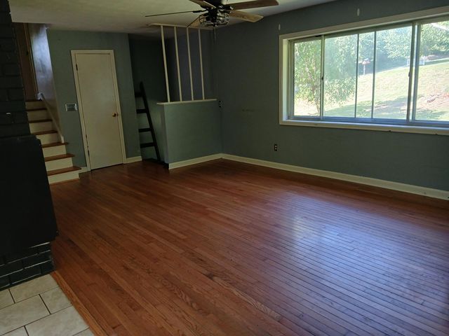 6936 Plantation RD, Roanoke, VA 24019
