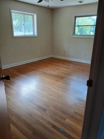 6936 Plantation RD, Roanoke, VA 24019