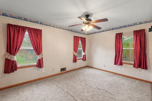 1228 N Georgie Ave, Derby, KS 67037