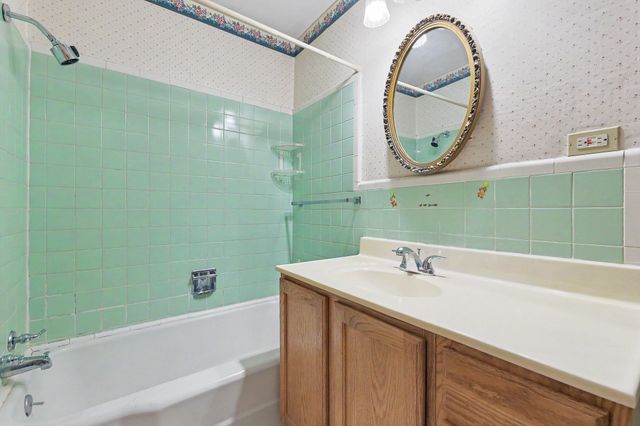 1228 N Georgie Ave, Derby, KS 67037