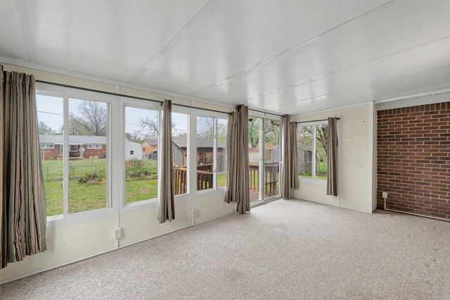 1228 N Georgie Ave, Derby, KS 67037