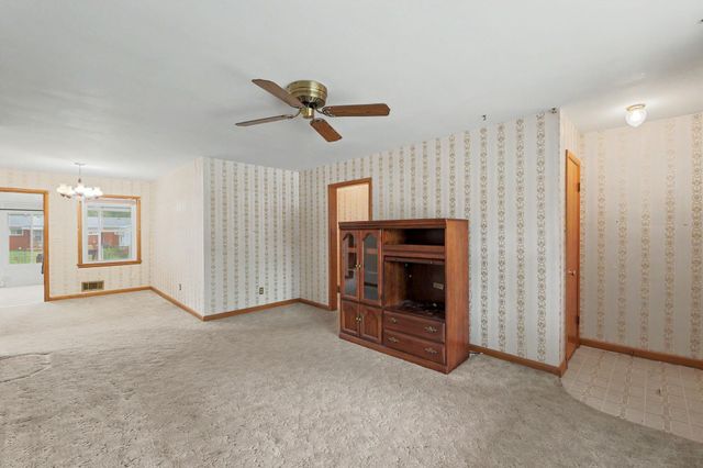 1228 N Georgie Ave, Derby, KS 67037