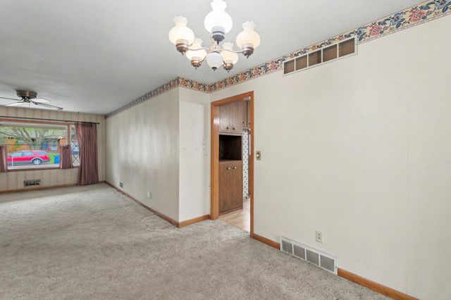 1228 N Georgie Ave, Derby, KS 67037