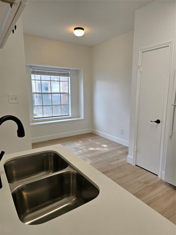 2626 Holly Hall Street 1206, Houston, TX 77054