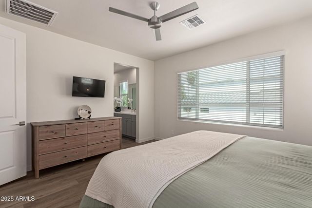 3746 E EARLL Drive, Phoenix, AZ 85018