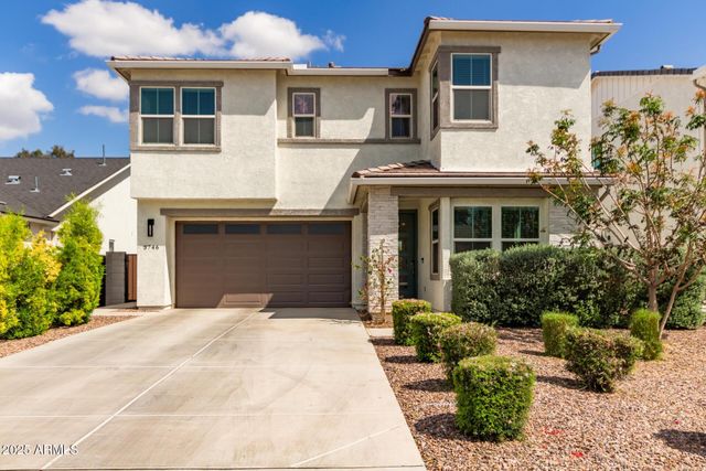 3746 E EARLL Drive, Phoenix, AZ 85018
