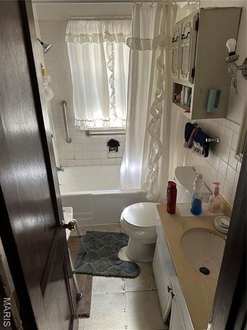 62 Jarvis Place, East St Louis, IL 62207