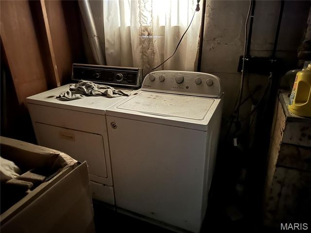 62 Jarvis Place, East St Louis, IL 62207