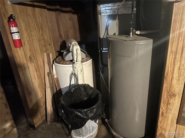 62 Jarvis Place, East St Louis, IL 62207