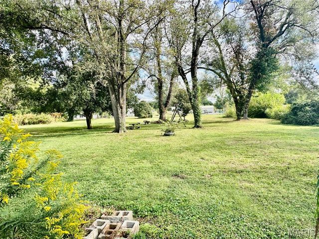 62 Jarvis Place, East St Louis, IL 62207