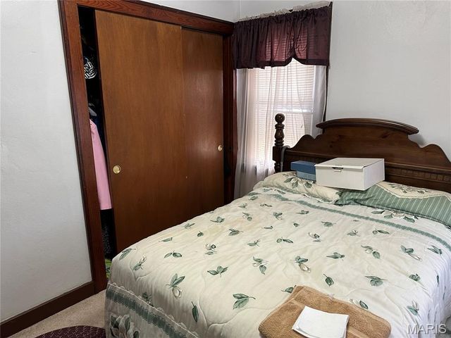 62 Jarvis Place, East St Louis, IL 62207