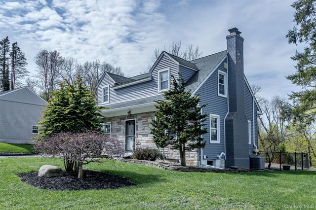 16 Overlook Drive, Warwick, NY 10990