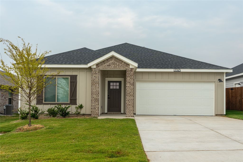 13525 Bonanza Circle, Cresson, TX 76035