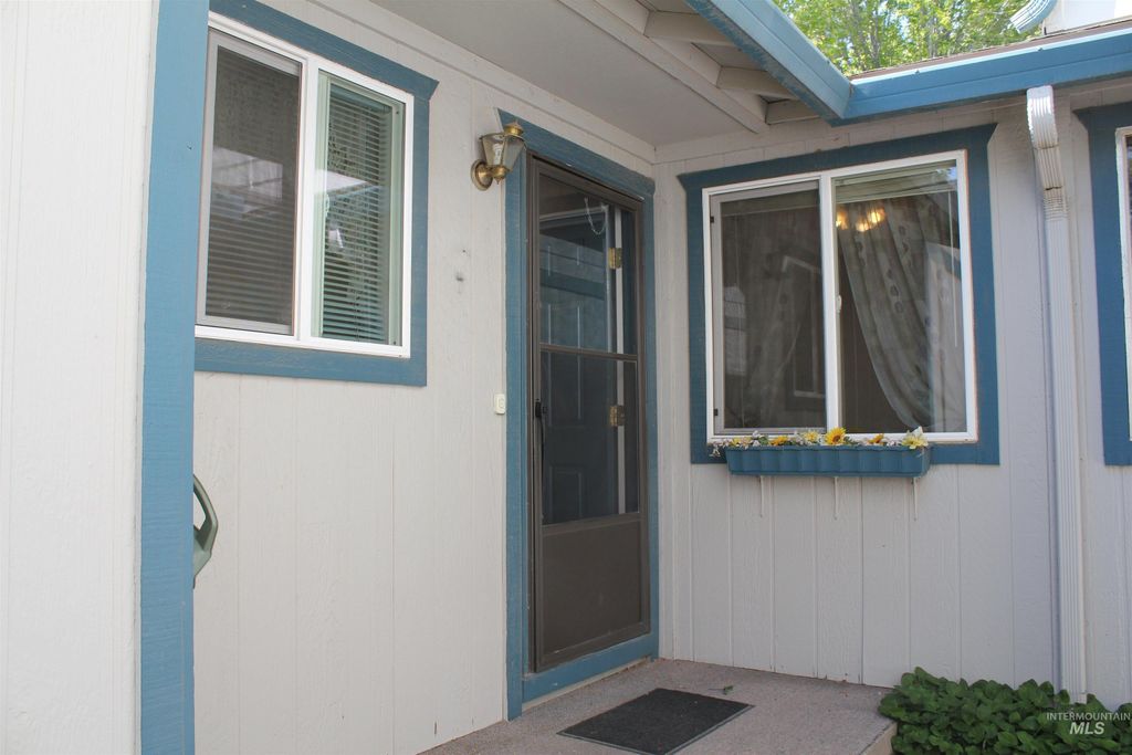 6244 Coach Royale Ln, Boise, ID 83704