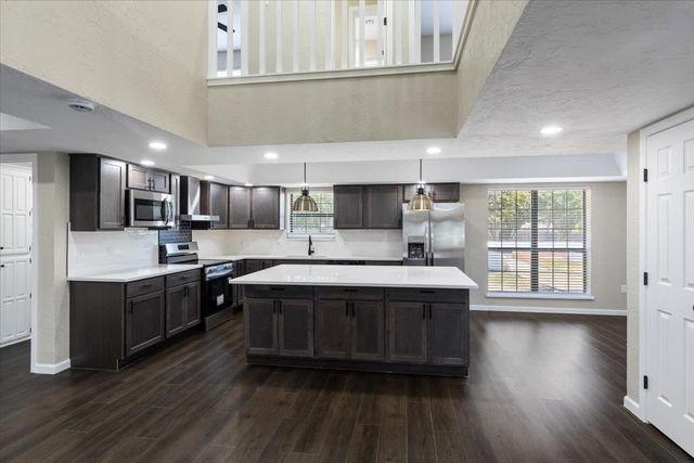 1405 NW Keystone Dr, Lawton, OK 73505