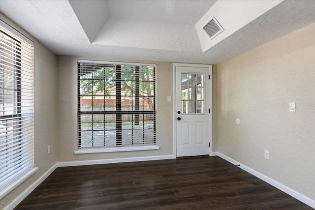 1405 NW Keystone Dr, Lawton, OK 73505