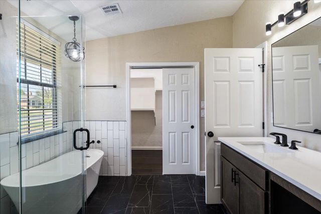 1405 NW Keystone Dr, Lawton, OK 73505