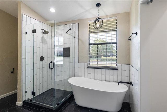 1405 NW Keystone Dr, Lawton, OK 73505