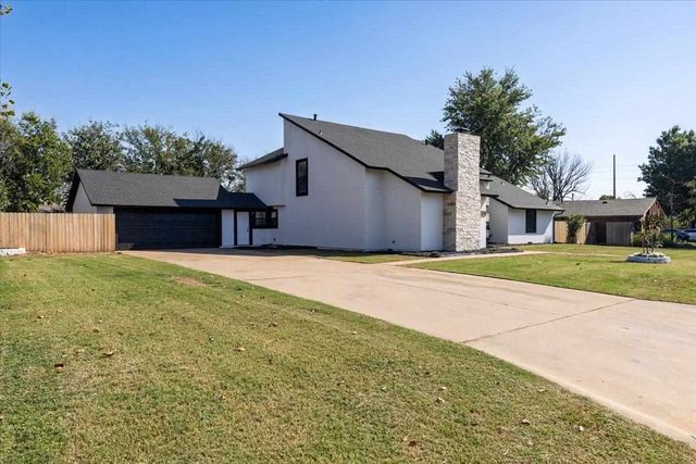 1405 NW Keystone Dr, Lawton, OK 73505