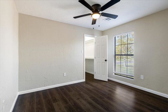 1405 NW Keystone Dr, Lawton, OK 73505