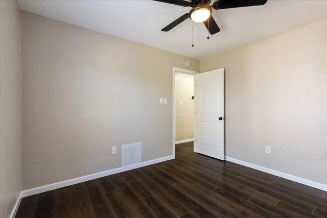 1405 NW Keystone Dr, Lawton, OK 73505