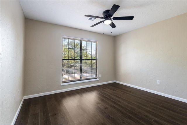 1405 NW Keystone Dr, Lawton, OK 73505