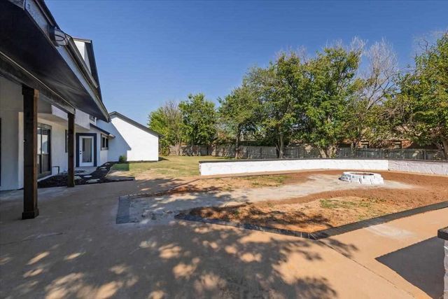 1405 NW Keystone Dr, Lawton, OK 73505