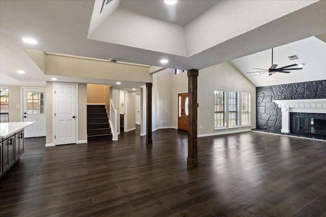 1405 NW Keystone Dr, Lawton, OK 73505