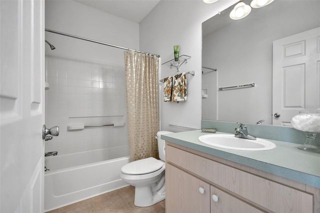 1006 RADISON LAKE DRIVE 6, Sun City Center, FL 33573