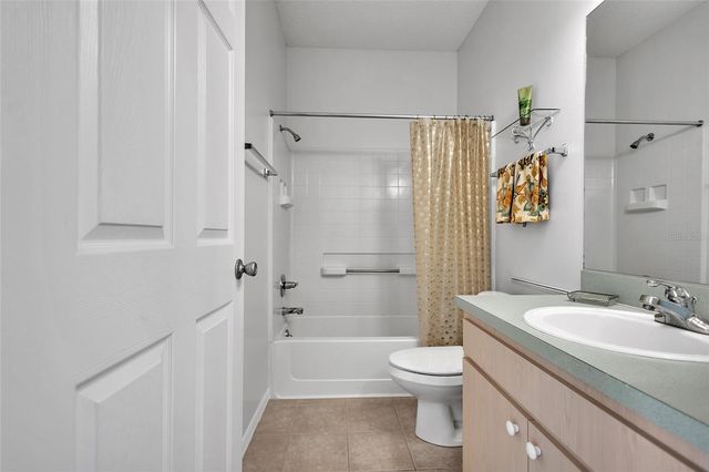 1006 RADISON LAKE DRIVE 6, Sun City Center, FL 33573