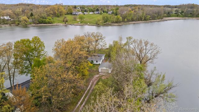 3332 Horrell Court, Fenton Charter Township, MI 48430