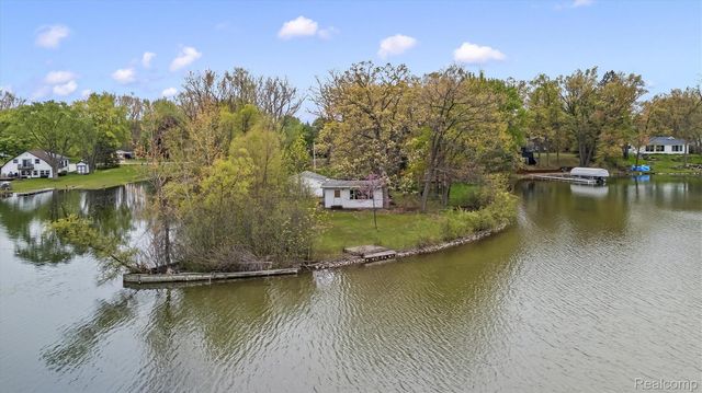 3332 Horrell Court, Fenton Charter Township, MI 48430