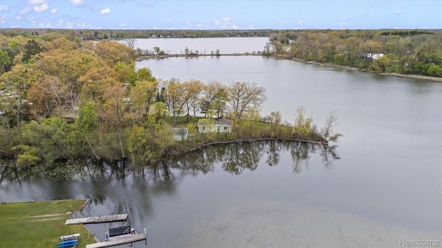 3332 Horrell Court, Fenton Charter Township, MI 48430