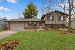 5002 W Dartmoor Drive, Mchenry, IL 60050