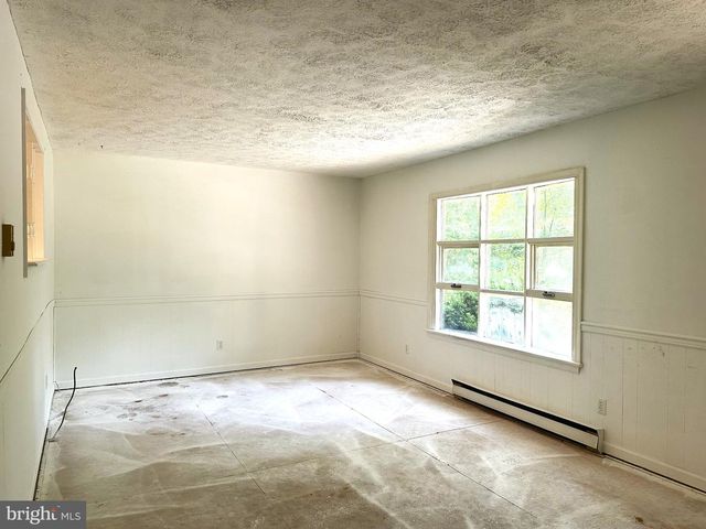 365 HILLCREST RD, Edinburg, VA 22824