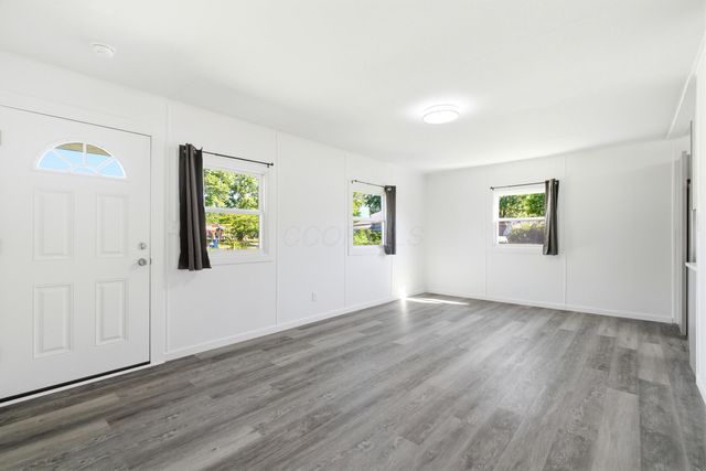 118 S Hampton Road, Columbus, OH 43213