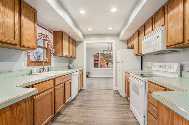 4314 W Hickory Road, Hickory Corners, MI 49060