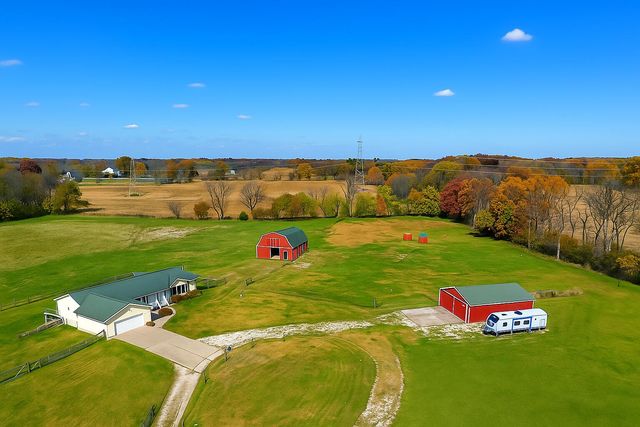 4314 W Hickory Road, Hickory Corners, MI 49060