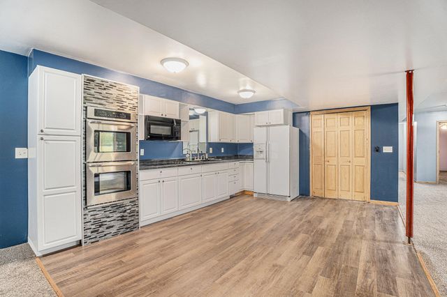 4314 W Hickory Road, Hickory Corners, MI 49060