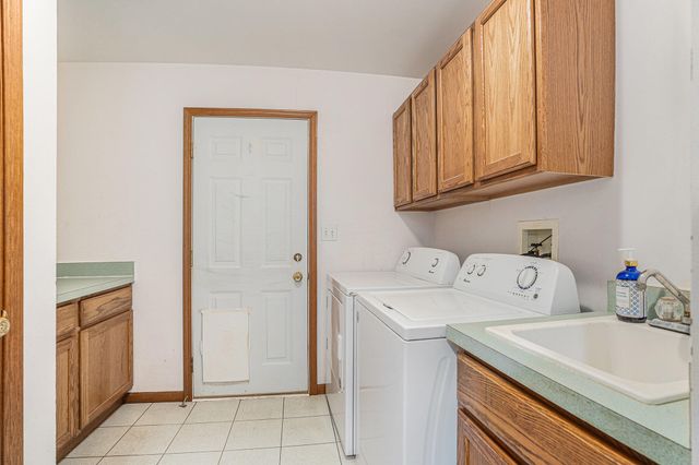 4314 W Hickory Road, Hickory Corners, MI 49060