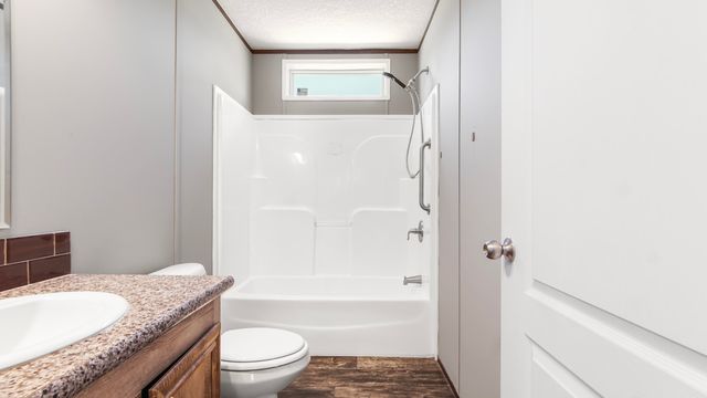 2442 Pinewood Drive, Chipley, FL 32428