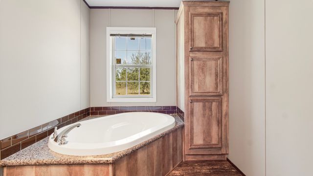 2442 Pinewood Drive, Chipley, FL 32428