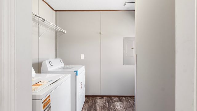 2442 Pinewood Drive, Chipley, FL 32428