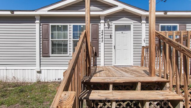 2442 Pinewood Drive, Chipley, FL 32428