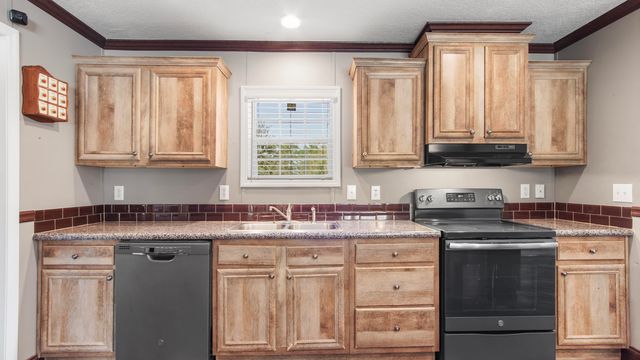 2442 Pinewood Drive, Chipley, FL 32428