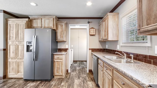 2442 Pinewood Drive, Chipley, FL 32428