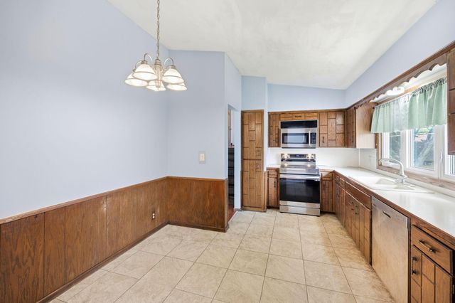 48 Winthrop Street N, Saint Paul, MN 55119