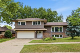 48 Winthrop Street N, Saint Paul, MN 55119