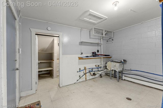 23020 Albion Avenue, Farmington Hills, MI 48336